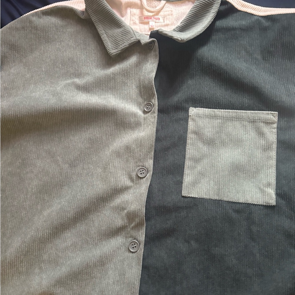 Men's Green Button-Up Shirt